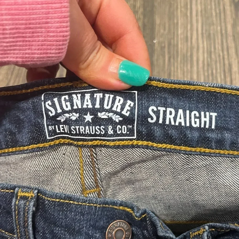 Levis Signature Straight Jeans Mid Rise Whisker Denim Dark Wash Blue Size 30x30
